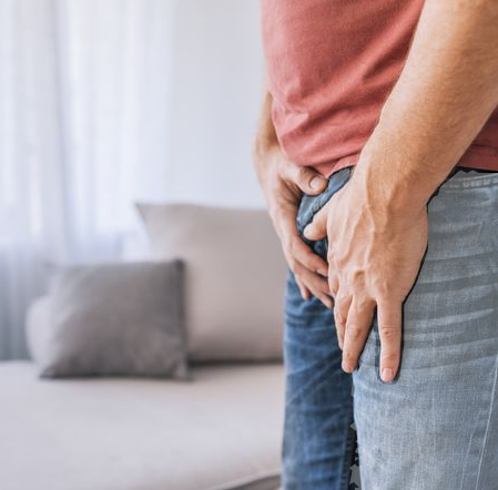 Illustrazione di ernia inguinale all’inguine